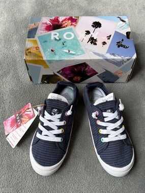 Roxy Girls' RG Bayshore Plus Navy Canvas Sneakers with Multicolor Eyelets